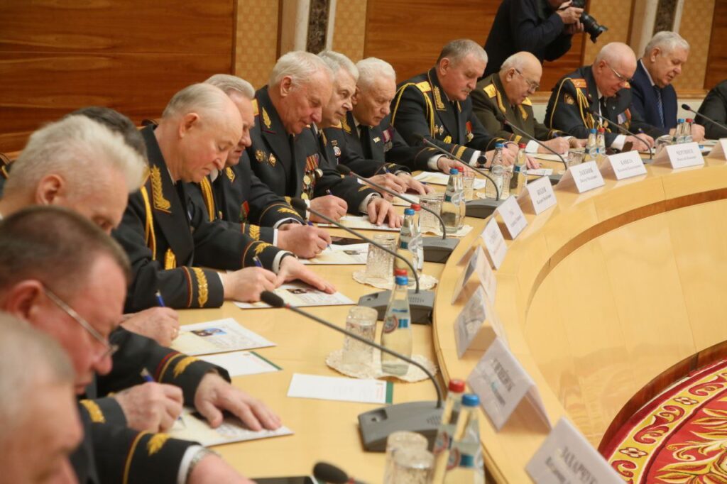 Закулисье: зачем Иван Кубраков собирал генералитет белорусской милиции?