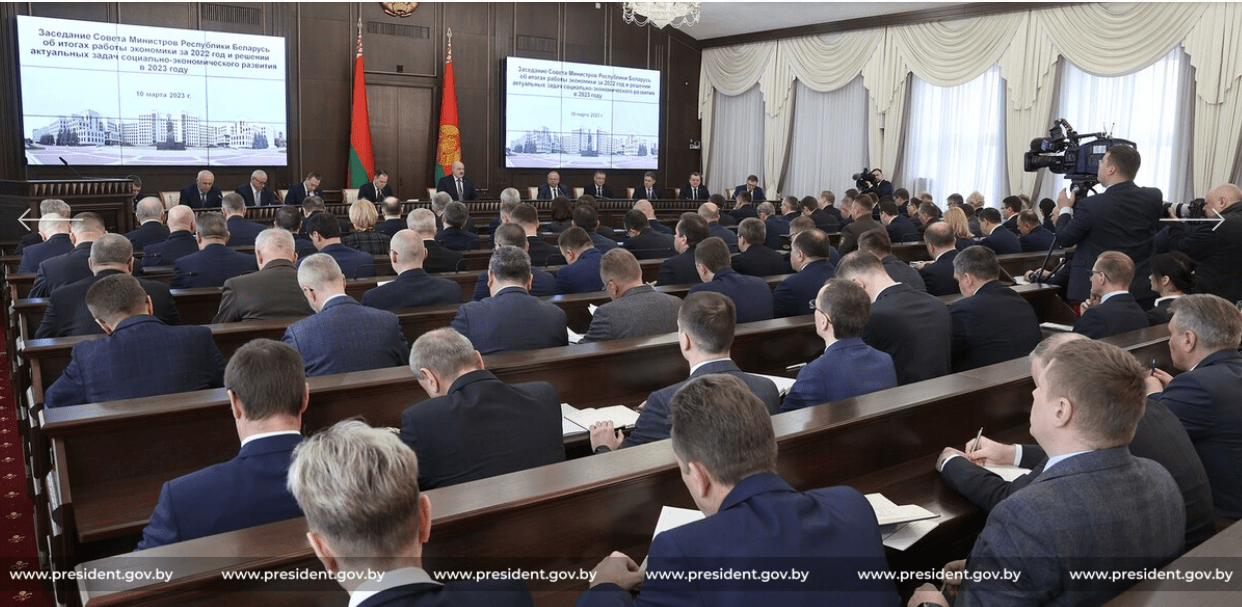 Председатель Нацбанка Павел Каллаур получил предупреждение