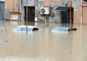 Наводнения и оползни на севере Италии: разрушено более 600 дорог, эвакуировано более 26 000 человек