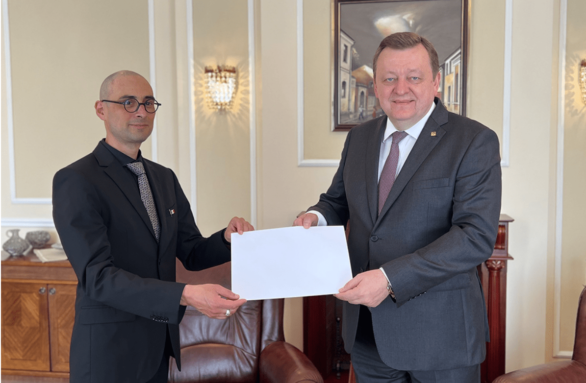 Сергей Алейник и Эдуардо Вильегас Мехиас. Фото с сайта mfa.gov.by.