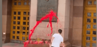 Украинцы протестуют против растраты бюджетных средств в Киеве, Львове и Одессе