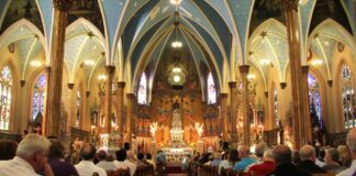 Воздвижение Святого Креста Господня: Праздник почитания символа бесконечной Божьей любви