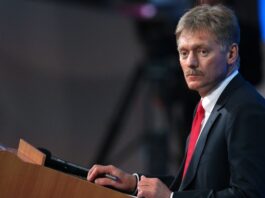Кремль: Возвращение уехавших россиян зависит от экономической ситуации, но "врагам страны" будет сложно найти место