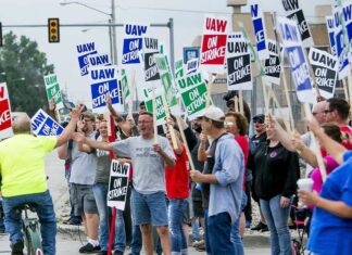 Забастовка в американском автопроме неизбежна, предупреждают эксперты