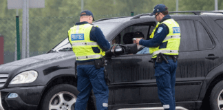 Эстония рассматривает вопрос о конфискации российских автомобилей