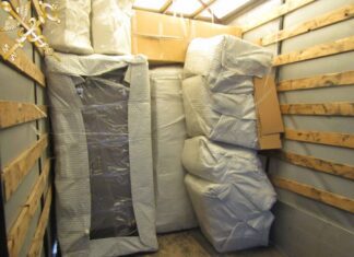 Молдавский перевозчик пытался сэкономить более 30 тыс. рублей при ввозе турецкой мебели в Беларусь