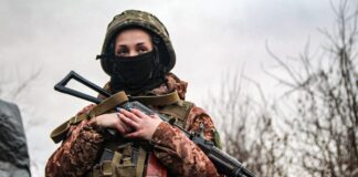 Украина призывает женщин участвовать в боях из-за серьезных потерь в армии, сообщает советник главы ДНР