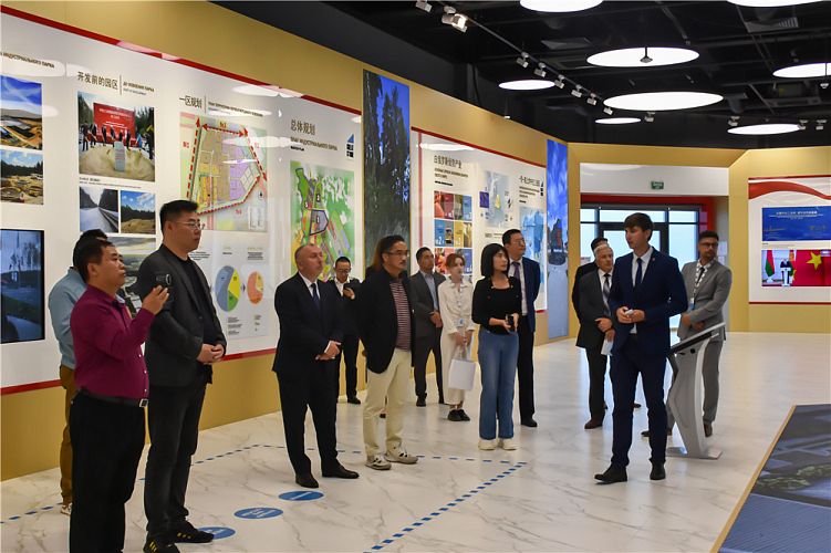 Шанхайская компания намерена вложить средства в инвестпроекты в "Великом камне"