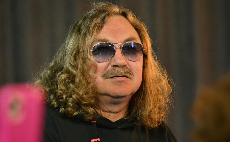 Игорь Николаев регистрирует товарный знак "Дельфин и русалка" для общепита Игорь Николаев регистрирует товарный знак "Дельфин и русалка" для общепита