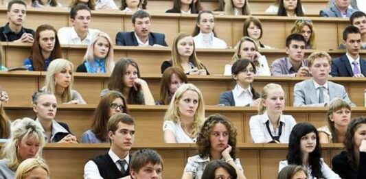 Обучение в белорусских вузах подорожает: Министр образования рассказал о планах